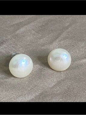 Vintage Cream Pearl Earrings